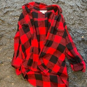 Women’s old navy Red and Black Plaid Flannel Shirt size small
